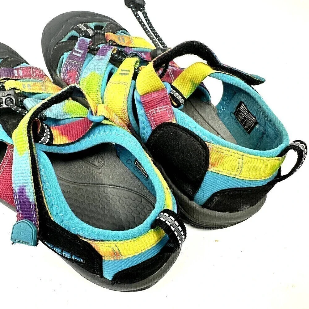 Keen size color